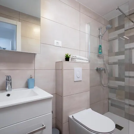 Apartment Cozy In With House Sea View Koromacno