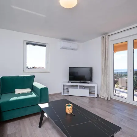 Cozy In With House Sea View