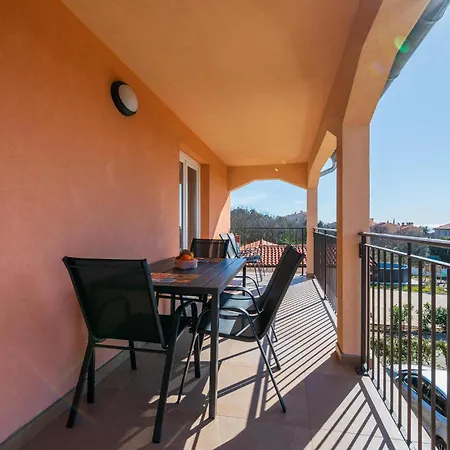 Cozy In With House Sea View Koromacno