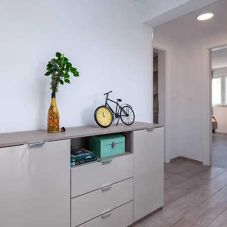 Cozy In With House Sea View Koromacno