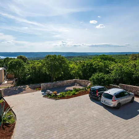 Cozy In With House Sea View